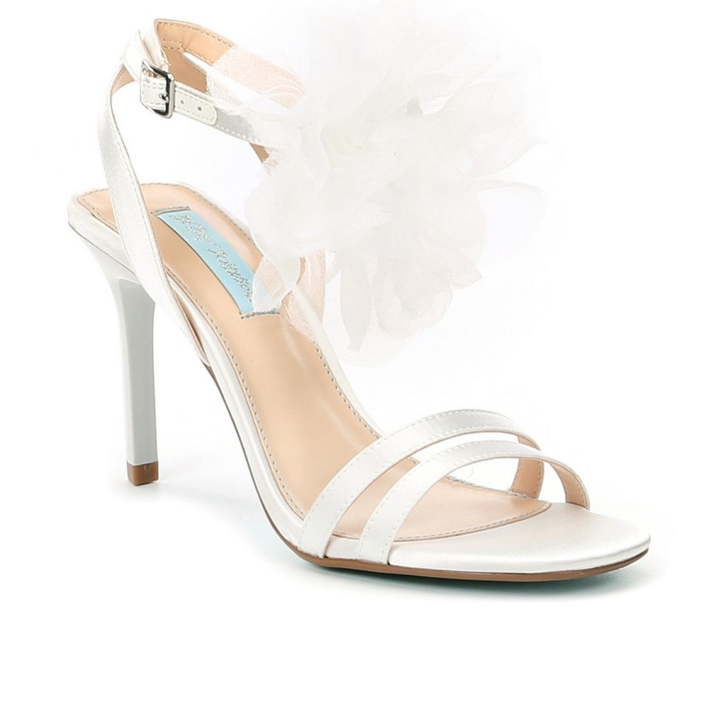 Blue by Betsey Johnson Yasmi Dress Sandals White
